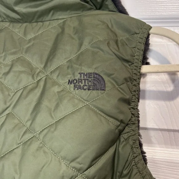 The North Face Reversible Olive Quilted Faux Fur Vest Womens S Cozy Utility Luxe - Picture 7 of 10